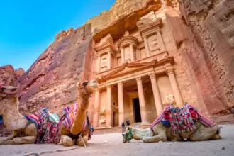 السياحة الأردنية تستعيد انتعاشها مع ارتفاع أعداد الزوار والدخل السياحي