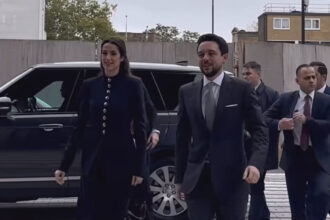 عاجل | ولي العهد ينشر لقطات من لقائه ممثلي شركة "بيرسون" العالمية في لندن.. فيديو