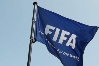 الفيفا يوضح موقفه من استمرار مشاركة إسرائيل