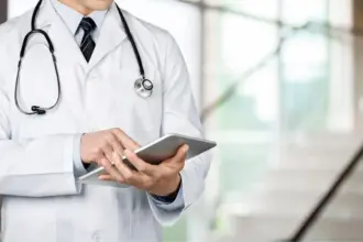 السعودية تبدأ المرحلة الثانية من توطين أربع مهن صحية