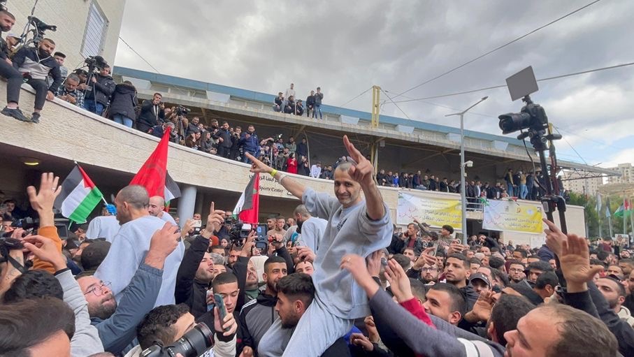 إسرائيل تعلن أسماء الأسرى المفرج عنهم بالصفقة