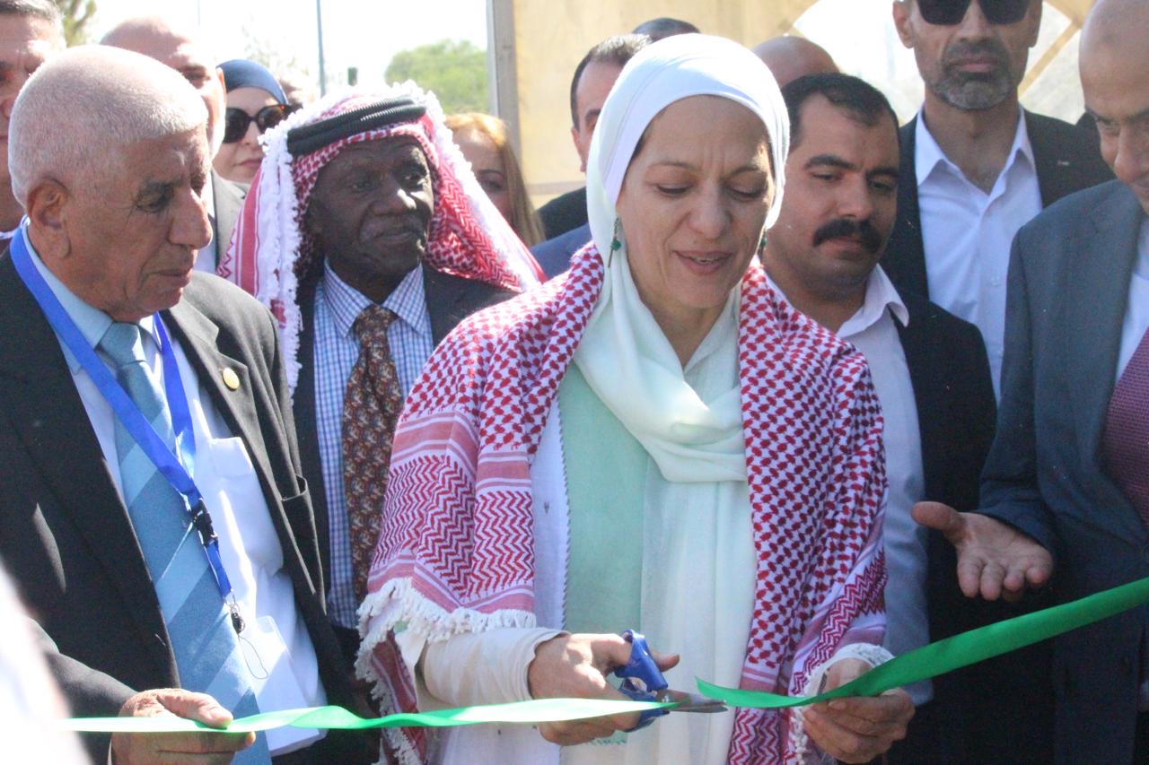 الأميرة بسمة بنت علي تفتتح بازار المزارع في حدائق الملك عبدالله الثاني .. فيديو وصور