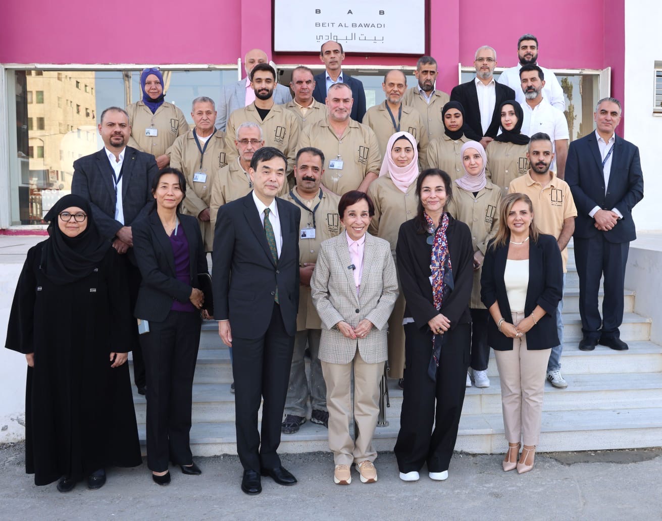 اليابان تسلم معدات صناعة الفخار لشركة البوادي للتنمية والتدريب