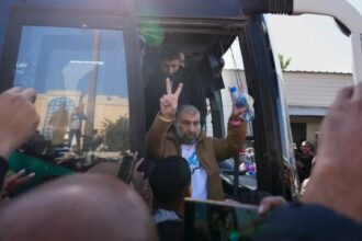 عاجل | انطلاق تنفيذ صفقة تبادل الأسرى في القطاع