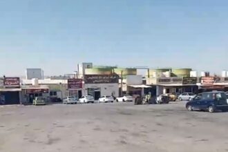الفوضى في الحرة تمنح التجار أرباحًا غير مشروعة والحكومة تضبط المشهد بقراراتها الجديدة
