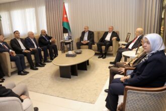 صورة حول : القاضي يلتقي نقيب وأعضاء مجلس نقابة الصحفيين ويؤكد الانفتاح على وسائل الإعلام القاضي يلتقي نقيب وأعضاء مجلس نقابة الصحفيين ويؤكد الانفتاح على وسائل الإعلام