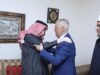 صورة حول : العيسوي ينقل تمنيات الملك وولي العهد للوزيرين العكور وأبو عين بتمام الصحة العيسوي ينقل تمنيات الملك وولي العهد للوزيرين العكور وأبو عين بتمام الصحة