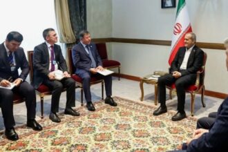 صورة حول : إيران تقترح عملة إقليمية موحدة لتعزيز التجارة في مواجهة العقوبات إيران تقترح عملة إقليمية موحدة لتعزيز التجارة في مواجهة العقوبات