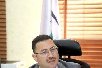 الخدمة والإدارة العامة توضح تصريح فايز النهار حول "73 عامًا للتعيين"