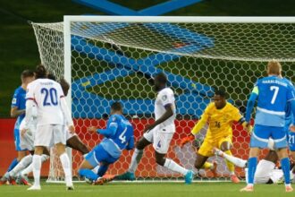 فرنسا تتعثر أمام أيسلندا وتؤجل حسم التأهل لكأس العالم 2026