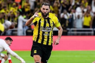 فنربخشة التركي يطلب بنزيما في الانتقالات الشتوية