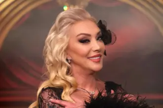 صورة حول : جدل واسع في تركيا بعد اتهام ابنة غللو بالضلوع في وفاة والدتها جدل واسع في تركيا بعد اتهام ابنة غللو بالضلوع في وفاة والدتها