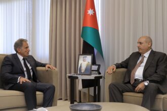 صورة حول : عاجل | القاضي وحسان يؤكدان أهمية التعاون بين الحكومة والنواب تجسيداً للتوجيهات الملكية السامية عاجل | القاضي وحسان يؤكدان أهمية التعاون بين الحكومة والنواب تجسيداً للتوجيهات الملكية السامية