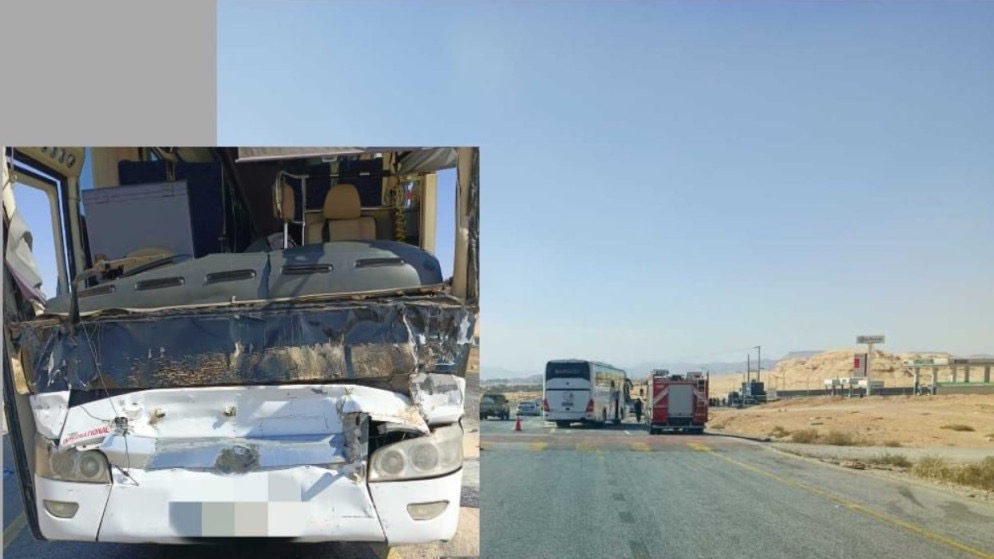 صورة حول : عاجل | إصابة 21 شخص نتيجة تصادم حافلة وتريلا في العقبة عاجل | إصابة 21 شخص نتيجة تصادم حافلة وتريلا في العقبة