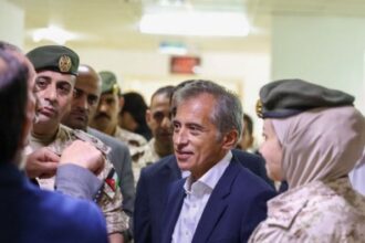 جعفر حسان يوجّه بشمول مدنيي الأزرق بخدمات المركز الطبي العسكري