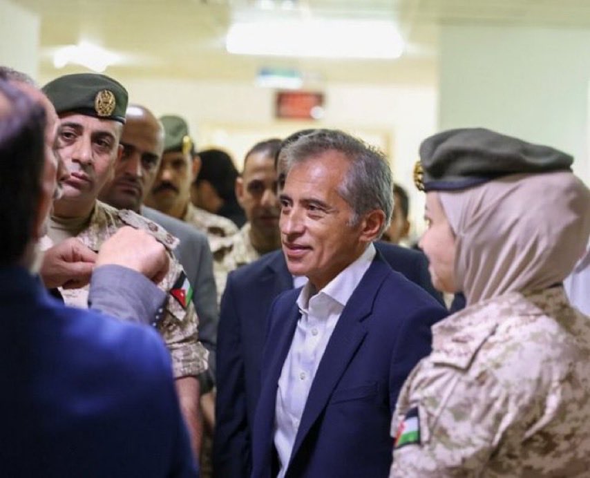 جعفر حسان يوجّه بشمول مدنيي الأزرق بخدمات المركز الطبي العسكري