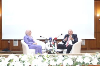 وزير الشؤون السياسية: الإصلاح الإداري يتكامل مع المسارين السياسي والاقتصادي