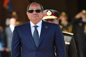 السيسي يؤكد أهمية وقف الحرب على غزة ويدعو إلى مؤتمر دولي لإعادة الإعمار