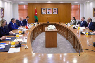 الخارجية تبحث تعزيز العلاقات الأردنية – التشيكية