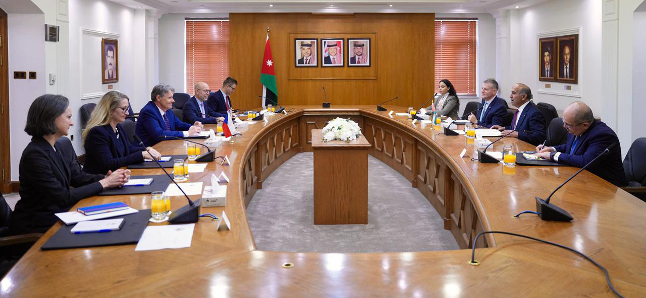 الخارجية تبحث تعزيز العلاقات الأردنية – التشيكية