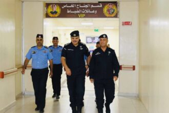 قائد أمن إقليم الشمال يزور العميد المتقاعد الشطناوي