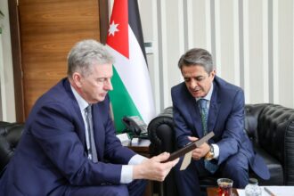 وزير الشباب والسفير الأسترالي في الأردن، يبحثان سبل تعزيز التعاون الشبابي المشترك