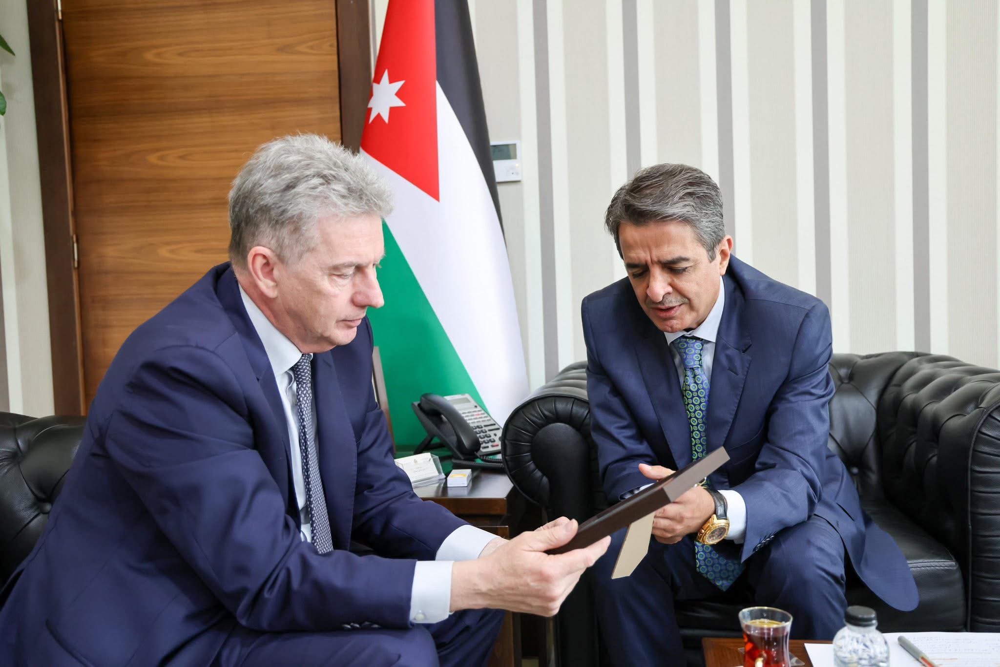 وزير الشباب والسفير الأسترالي في الأردن، يبحثان سبل تعزيز التعاون الشبابي المشترك
