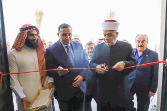 مندوباً عن الأمير الحسن .. وزير الأوقاف يفتتح مسجد الفتح "لواء 40"