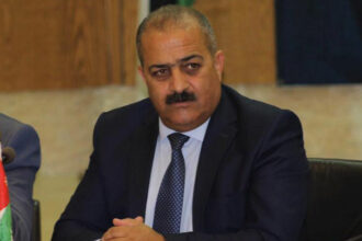 محافظ إربد يتفقد مشروع صرف صحي المغير