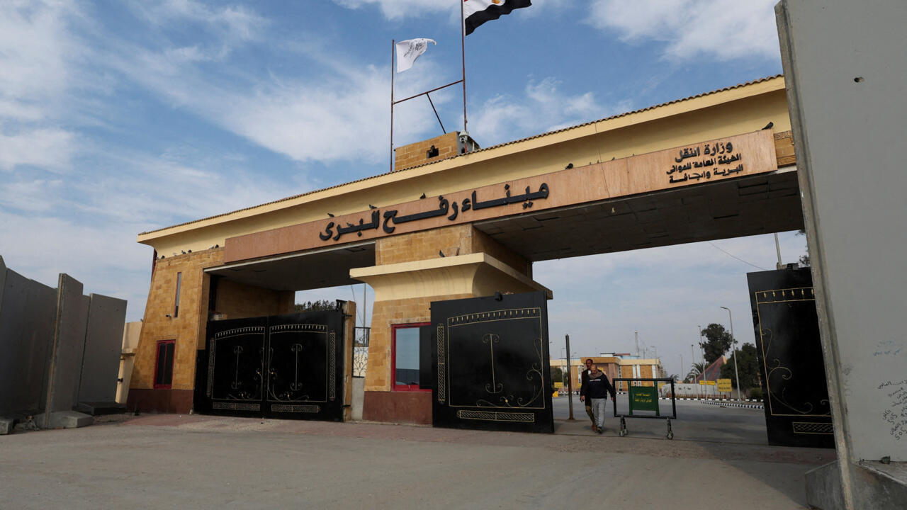 وزير الخارجية الإسرائيلي يتوقع إعادة فتح معبر رفح يوم الأحد