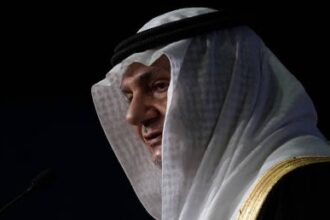 السعودية ترى في قيادة الشرع فرصة لإعادة سوريا