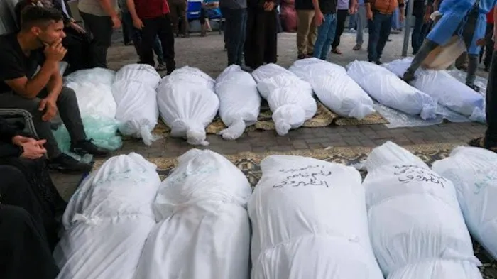 الصحة في غزة: استلام 15 جثماناً جديداً لشهداء أفرج عنهم الاحتلال