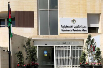مدير الشؤون الفلسطينية يشيد بدور “الأونروا”