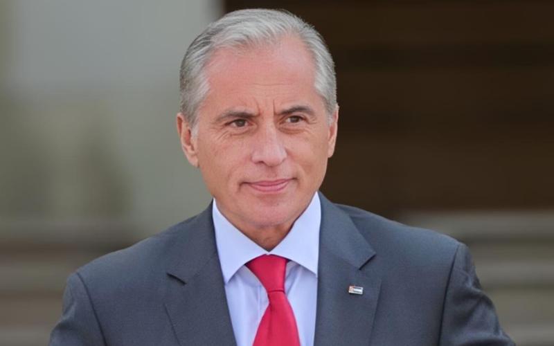 مندوبا عن جلالة الملك رئيس الحكومة يرعى إحتفال غرفة صناعة عمان بيوم الصناعة الأردنية" في دورتها الثالثة