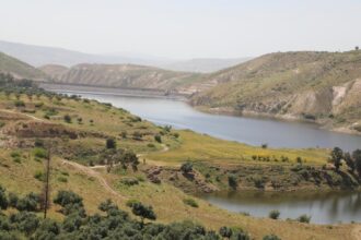 اللجنة الوطنية لسلامة السدود تؤكد جاهزية المنشآت المائية لاستقبال الموسم المطري