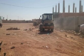 بلدية الجفر تبدأ حملة لإزالة حظائر الأغنام