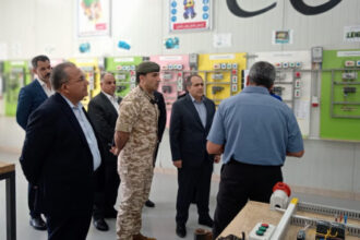 وزير الاستثمار يتفقد منطقة الملك الحسين التنموية بالمفرق