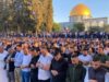عشرات آلاف المصلين يؤدون صلاة الجمعة في الأقصى