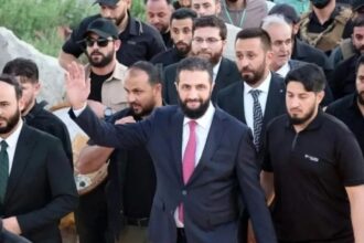 الرئيس السوري الشرع يتفقد سير انتخابات مجلس الشعب في دمشق