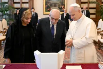 صورة حول : نقل زوجة رئيس الوزراء اللبناني نواف سلام إلى المستشفى نقل زوجة رئيس الوزراء اللبناني نواف سلام إلى المستشفى