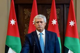 صورة حول : القطامين: شراكة الحكومة ومجموعة المطار الدولي نموذج ناجح للتعاون بين القطاعين العام والخاص القطامين: شراكة الحكومة ومجموعة المطار الدولي نموذج ناجح للتعاون بين القطاعين العام والخاص