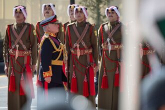 صورة حول : فاعليات: خطاب العرش يضع الأردنيين في قلب الرؤية الوطنية فاعليات: خطاب العرش يضع الأردنيين في قلب الرؤية الوطنية