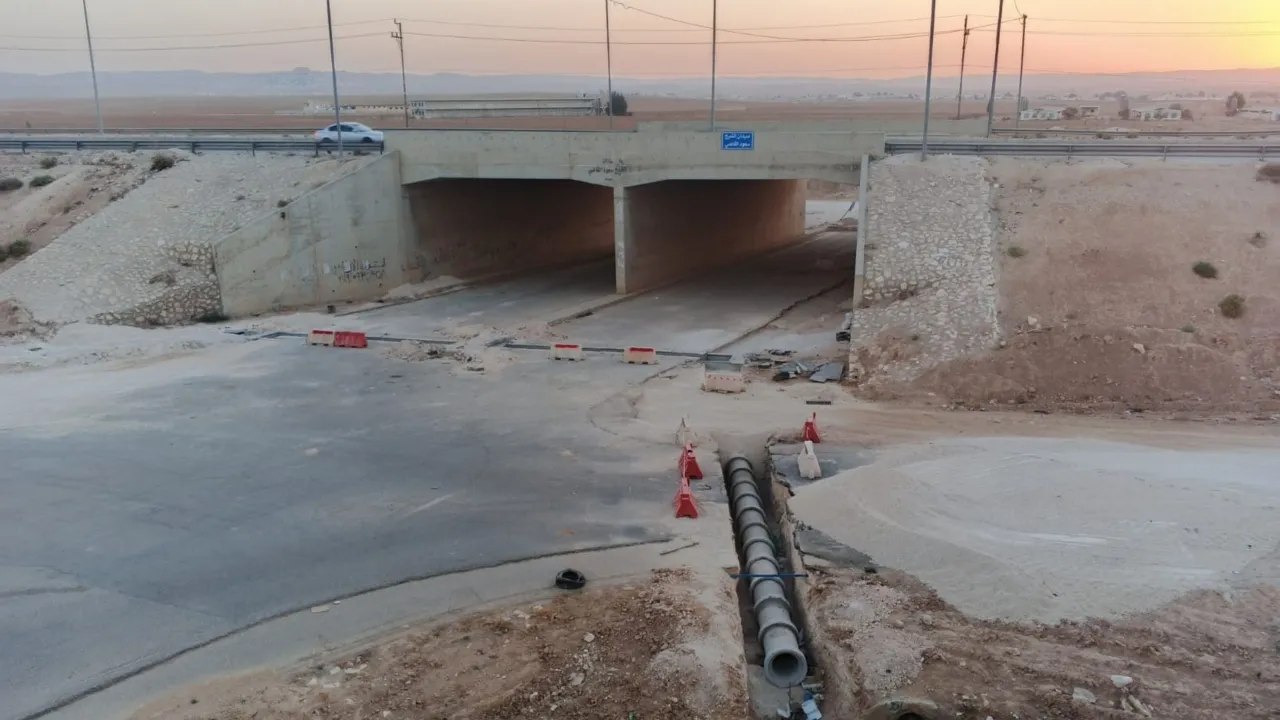 صورة حول : الأشغال: 60% نسبة إنجاز مشروع تصريف مياه الأمطار في نفق حوشا بكلفة نصف مليون دينار الأشغال: 60% نسبة إنجاز مشروع تصريف مياه الأمطار في نفق حوشا بكلفة نصف مليون دينار