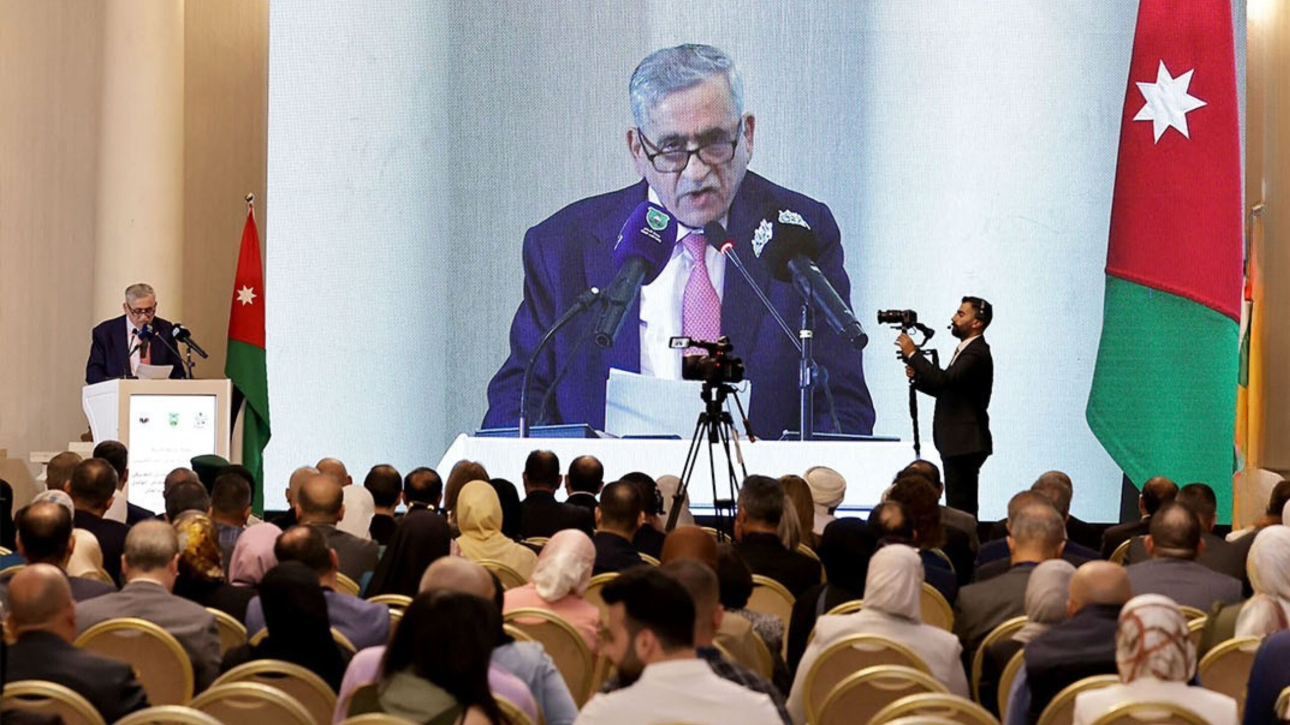 صورة حول : تحت شعار “الذكاء الاصطناعي ورأس المال البشري”.. انطلاق المؤتمر الدولي التاسع للنشر الإلكتروني بالجامعة الأردنية تحت شعار “الذكاء الاصطناعي ورأس المال البشري”.. انطلاق المؤتمر الدولي التاسع للنشر الإلكتروني بالجامعة الأردنية