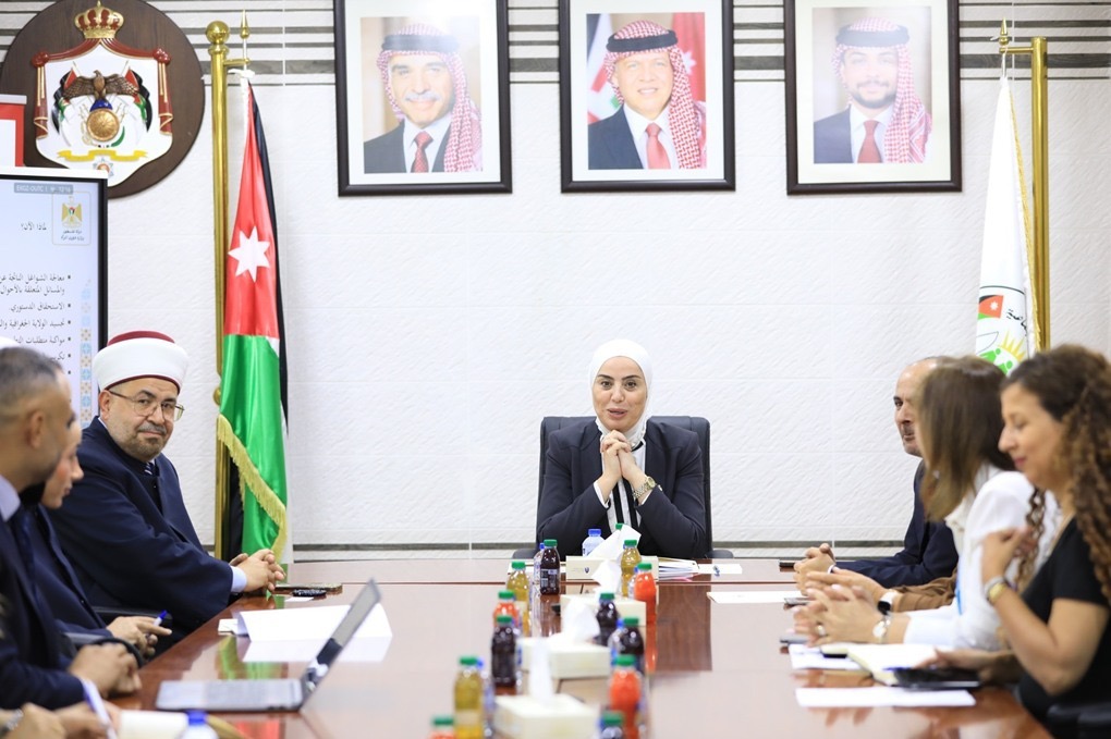 الأردن وفلسطين يبحثان تعزيز التعاون في مجالات الأسرة وتمكين المرأة