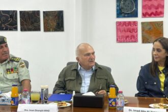 صورة حول : الأمير الحسن يزور مستشفى “أطباء بلا حدود” الأمير الحسن يزور مستشفى “أطباء بلا حدود”