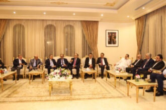 صورة حول : أبو غزالة يلتقي رجال أعمال أردنيين وسعوديين في الرياض أبو غزالة يلتقي رجال أعمال أردنيين وسعوديين في الرياض