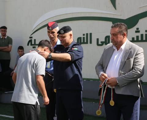 صورة حول : شرطة شرق عمان تنظم بطولة “القائد” في مدارس أرض النشامى تكريماً لجلالة الملك شرطة شرق عمان تنظم بطولة “القائد” في مدارس أرض النشامى تكريماً لجلالة الملك