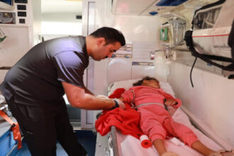 عاجل| وصول الدفعة الـ15 من الأطفال المرضى ضمن مبادرة “الممر الطبي”