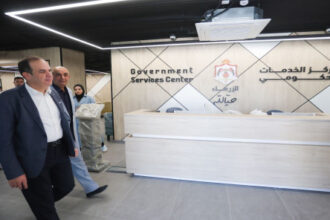 صورة حول : السميرات يتفقد مشاريع مراكز الخدمات الحكومية الشاملة في ثلاث محافظات السميرات يتفقد مشاريع مراكز الخدمات الحكومية الشاملة في ثلاث محافظات